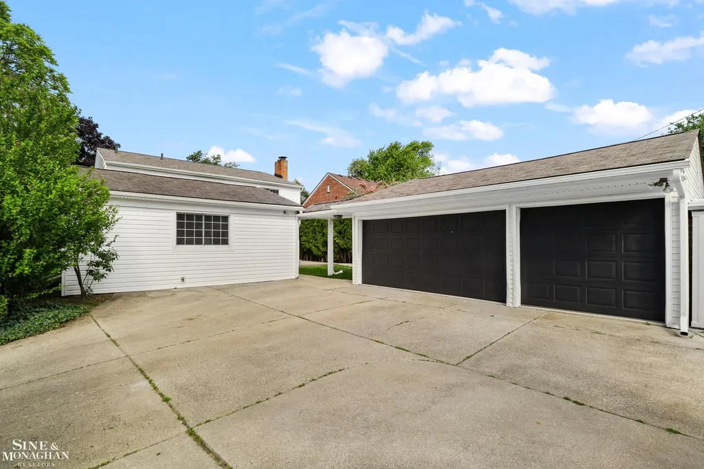 1200 Audubon Road Grosse Pointe Park City MI 48230