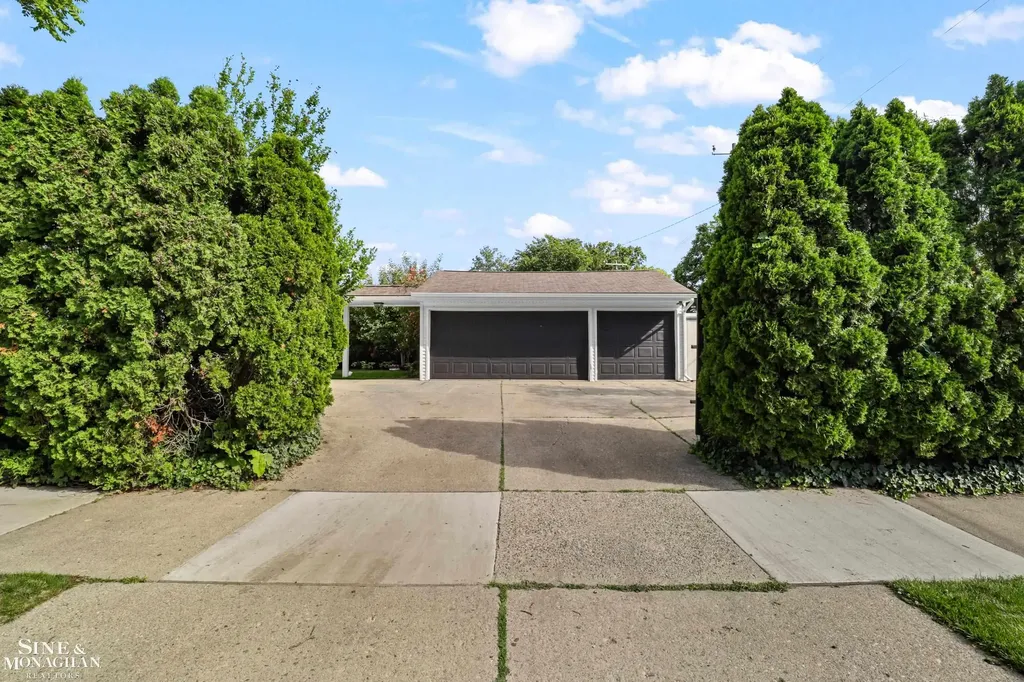 1200 Audubon Road Grosse Pointe Park City MI 48230