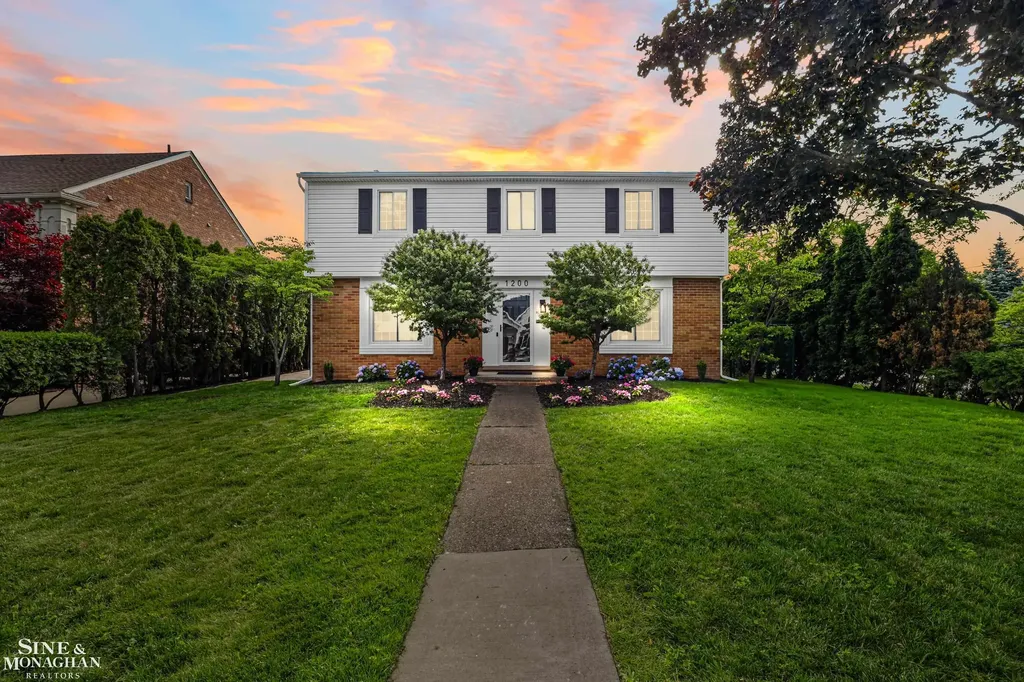 1200 Audubon Road Grosse Pointe Park City MI 48230