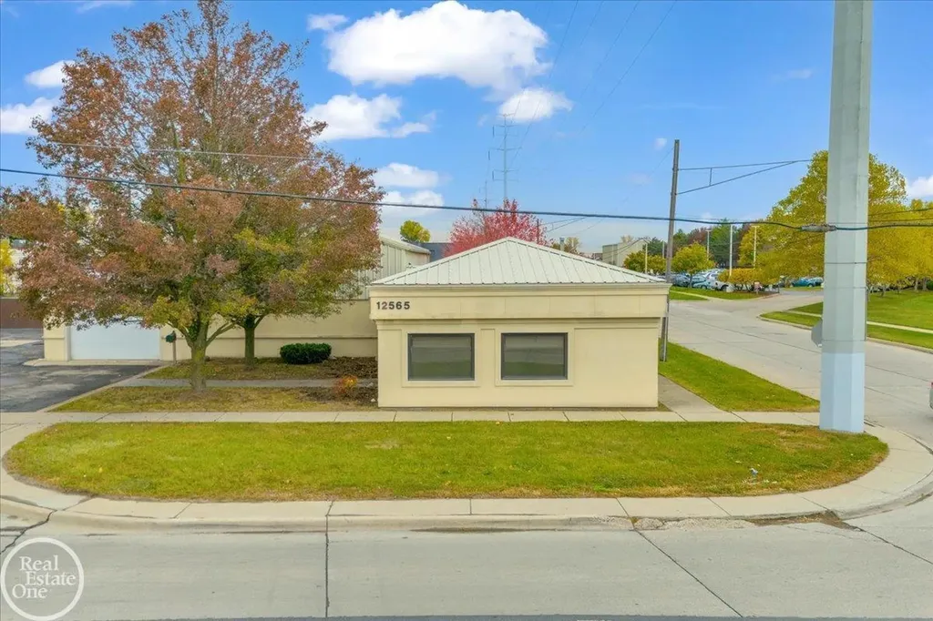 12565 E 9 Mile Road Warren City MI 48089