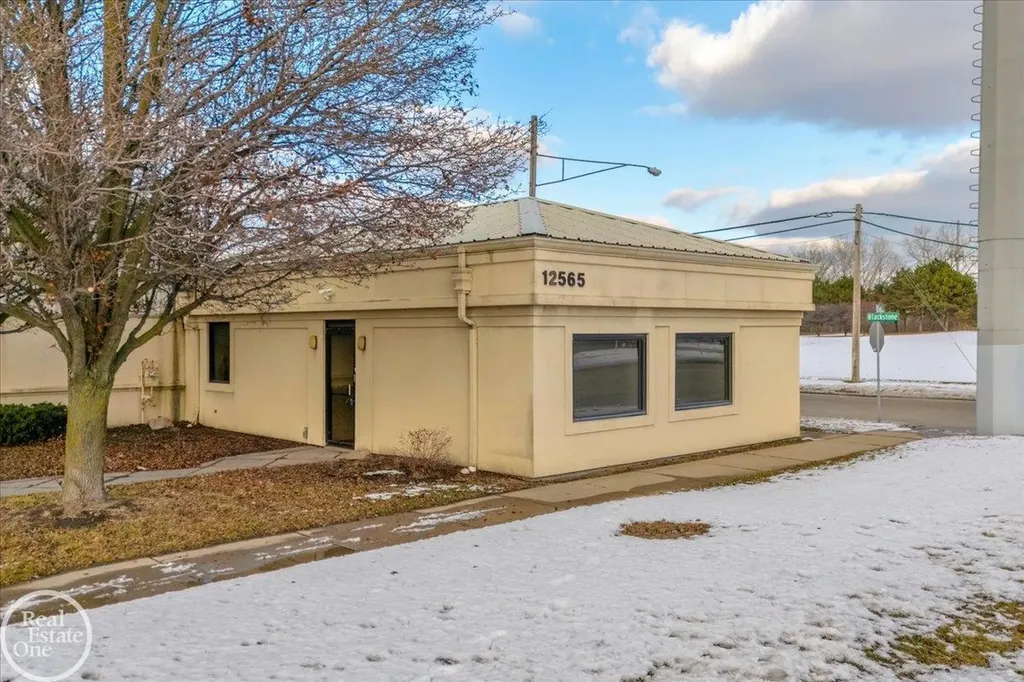 12565 E 9 Mile Road Warren City MI 48089