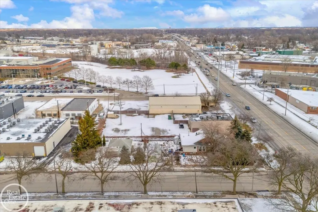 12565 E 9 Mile Road Warren City MI 48089