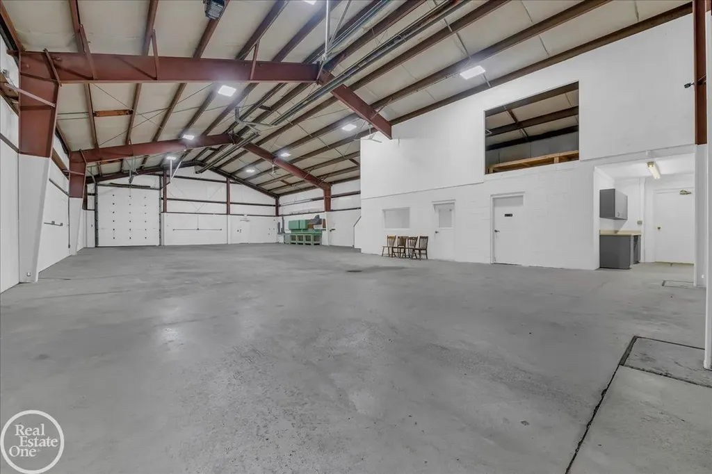 12565 E 9 Mile Road Warren City MI 48089
