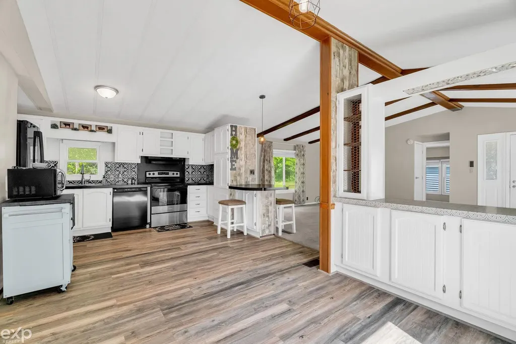 3333 Ravenswood Road Marysville City MI 48040