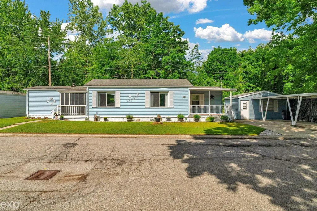 3333 Ravenswood Road Marysville City MI 48040