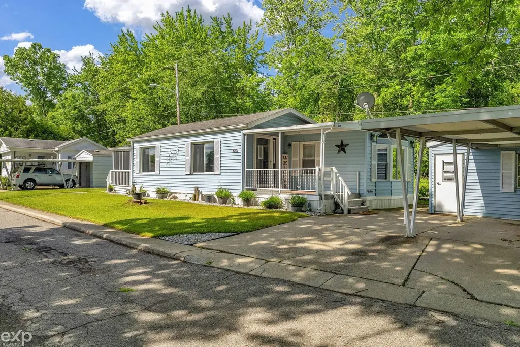 3333 Ravenswood Road Marysville City MI 48040