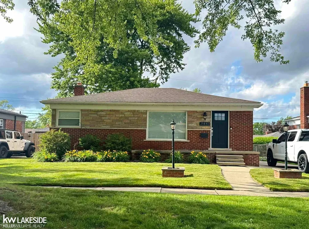 21443 Arrowhead Street St. Clair Shores City MI 48082