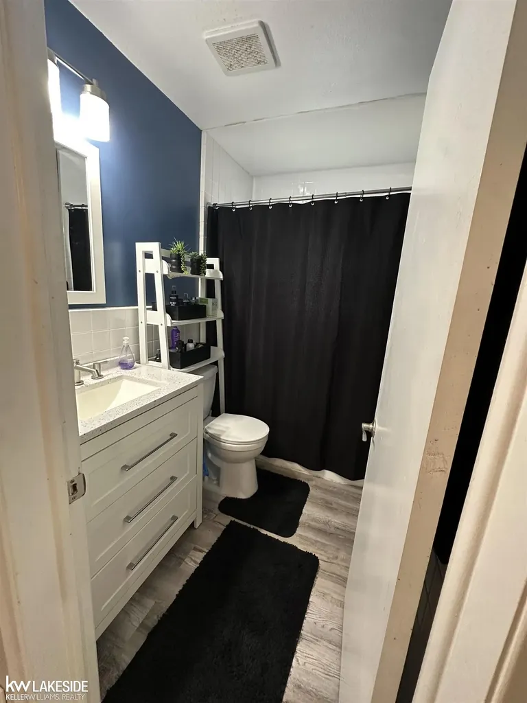 21443 Arrowhead Street St. Clair Shores City MI 48082