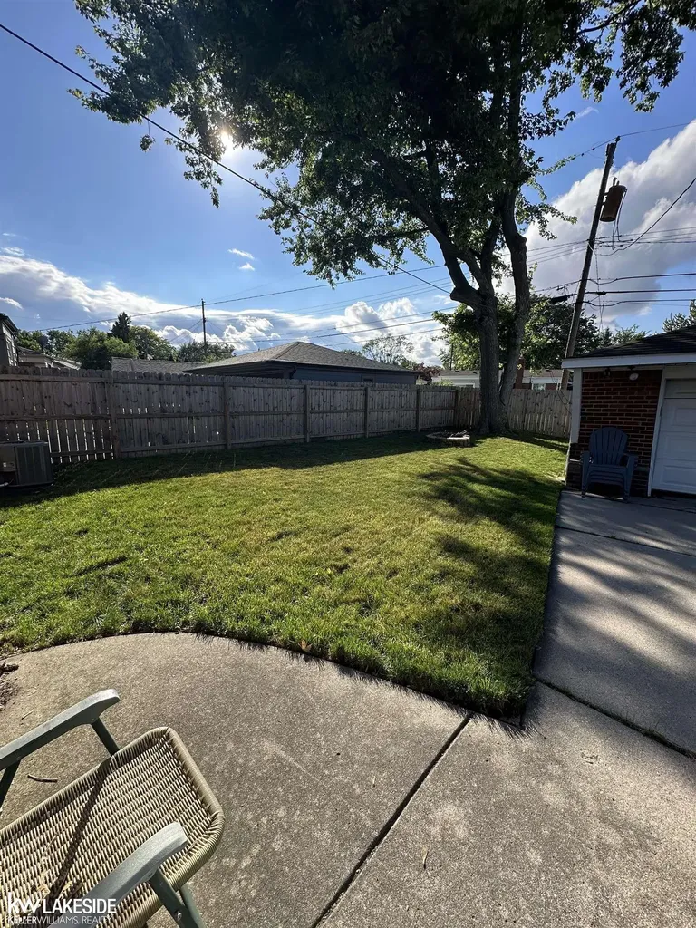 21443 Arrowhead Street St. Clair Shores City MI 48082