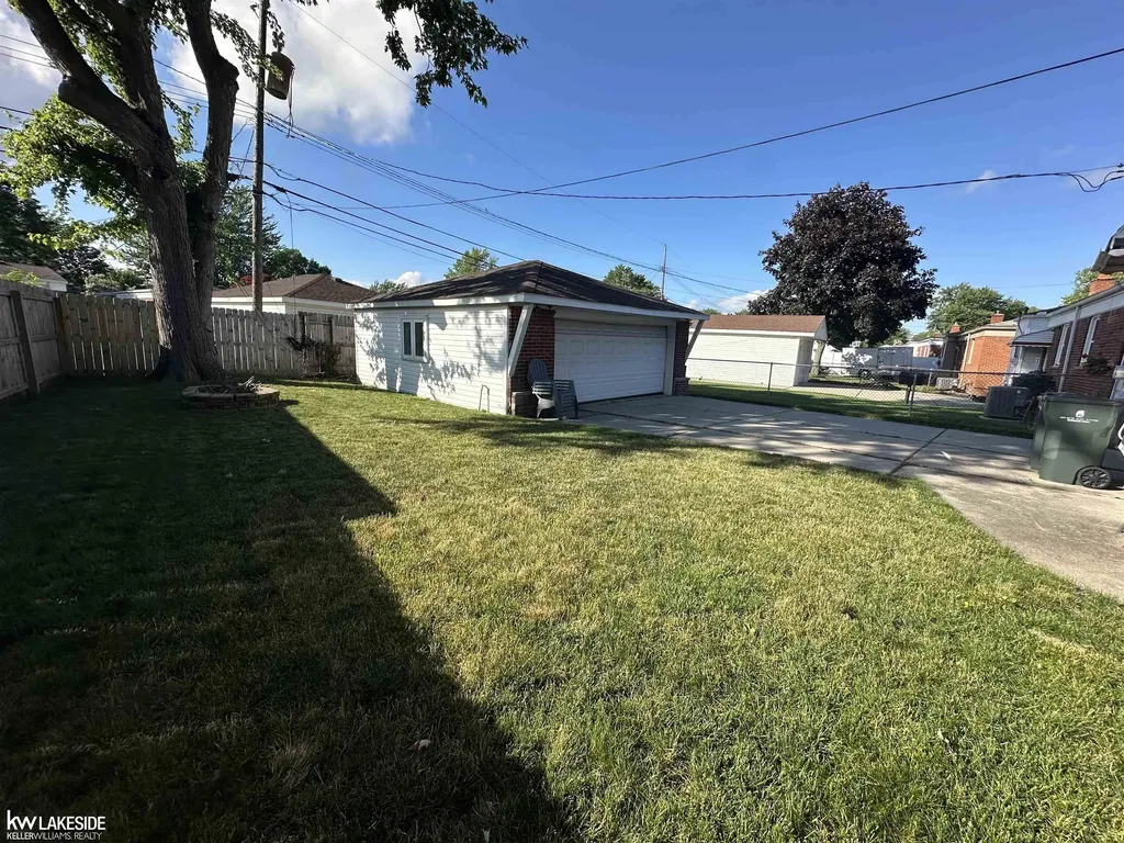 21443 Arrowhead Street St. Clair Shores City MI 48082