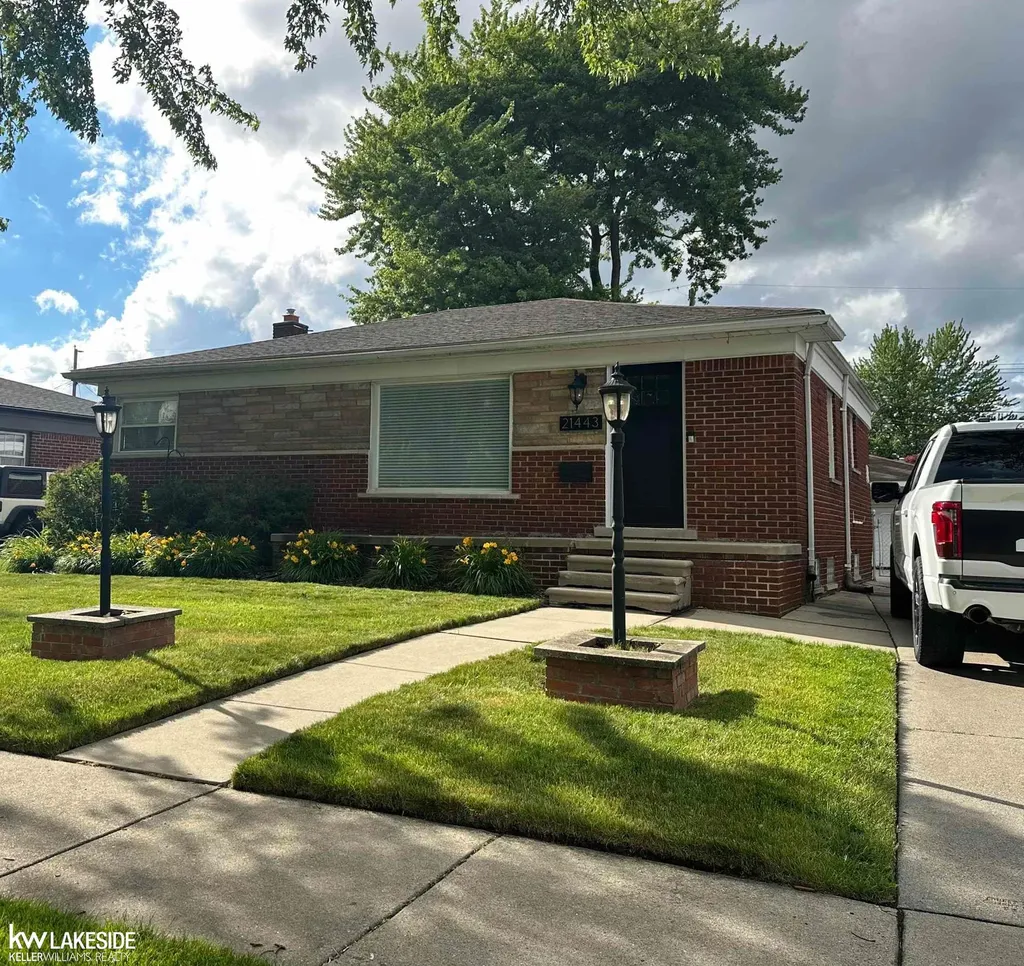 21443 Arrowhead Street St. Clair Shores City MI 48082