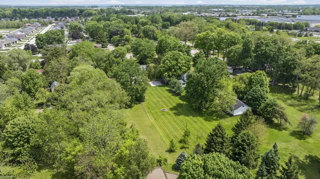 45409 North Avenue Macomb Township MI 48042