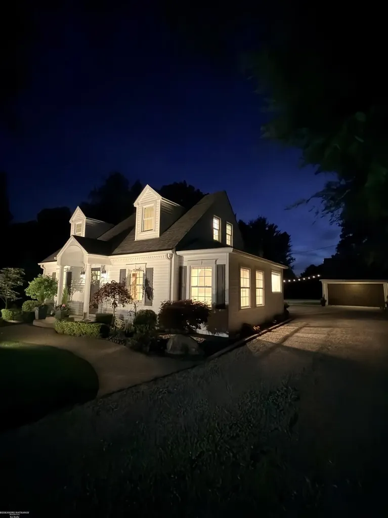 45409 North Avenue Macomb Township MI 48042