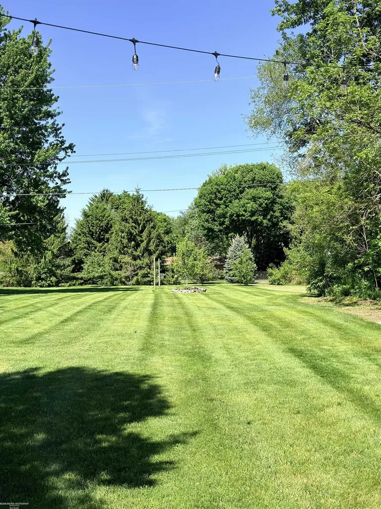 45409 North Avenue Macomb Township MI 48042