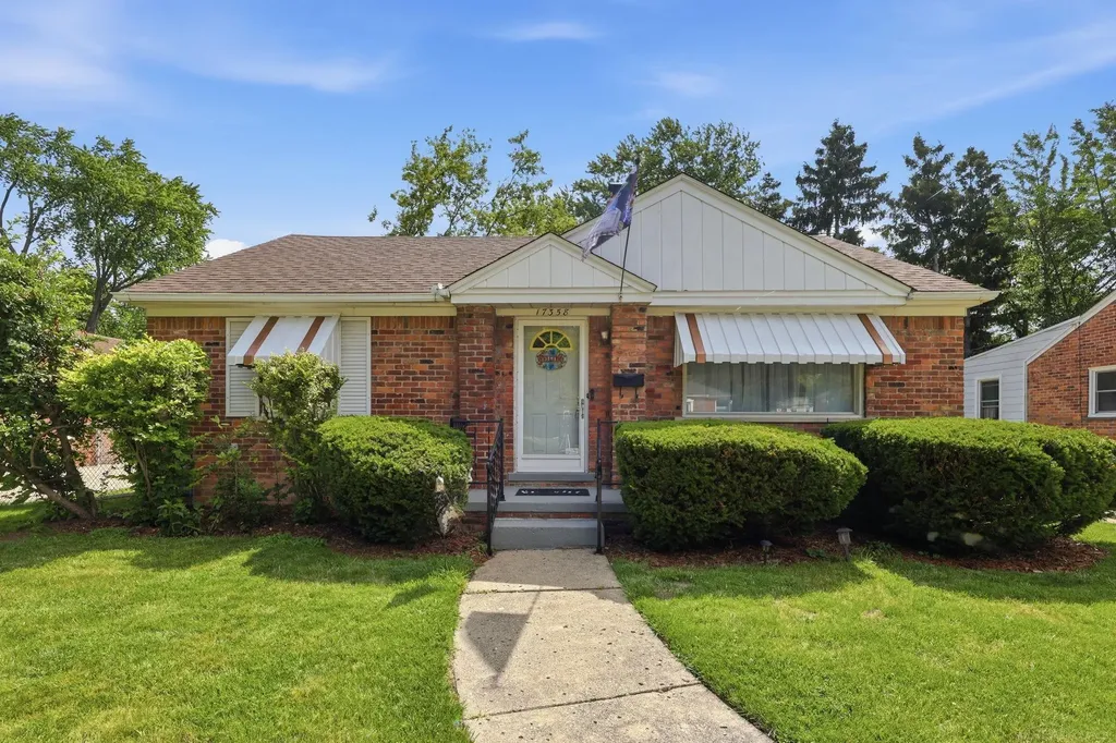 17358 Wakenden Street Redford Charter Township MI 48240