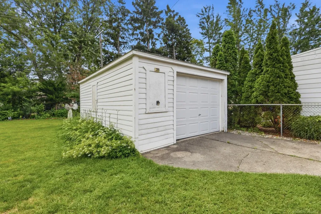 17358 Wakenden Street Redford Charter Township MI 48240
