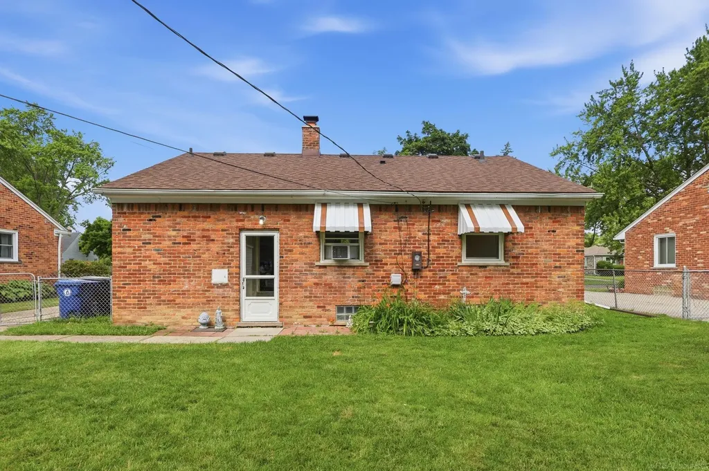 17358 Wakenden Street Redford Charter Township MI 48240