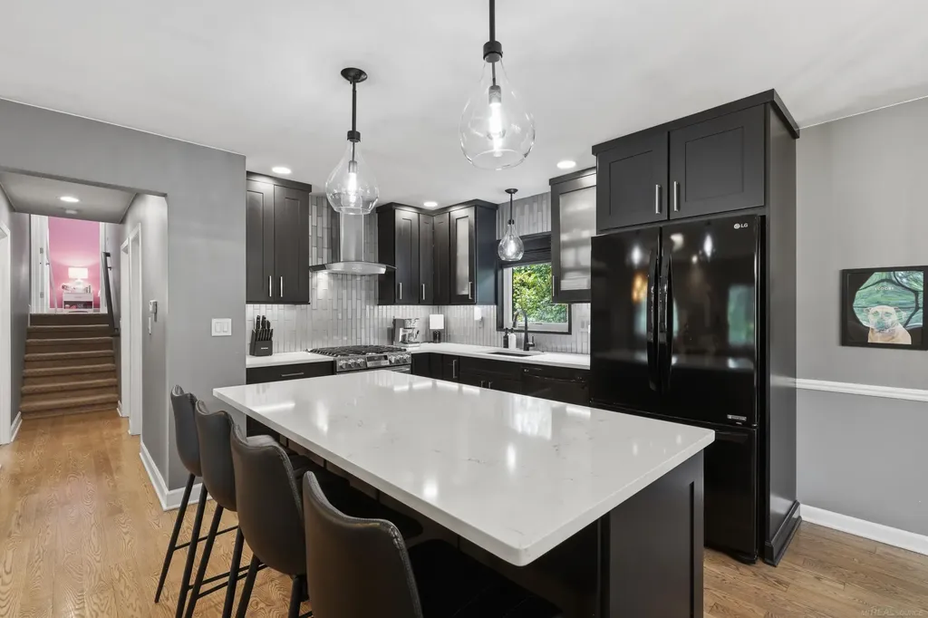 2661 W South Boulevard Troy City MI 48098