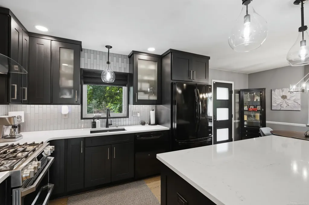 2661 W South Boulevard Troy City MI 48098