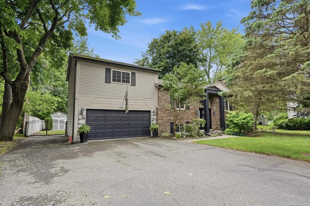 2661 W South Boulevard Troy City MI 48098