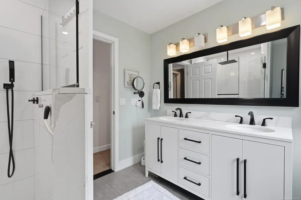 2661 W South Boulevard Troy City MI 48098