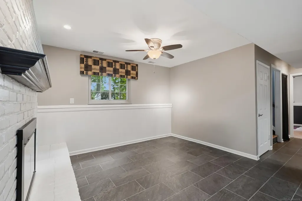 2661 W South Boulevard Troy City MI 48098