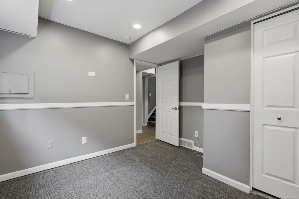 2661 W South Boulevard Troy City MI 48098