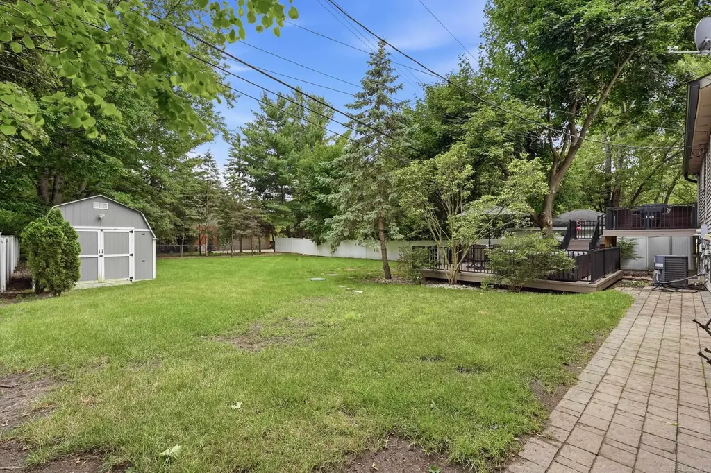 2661 W South Boulevard Troy City MI 48098