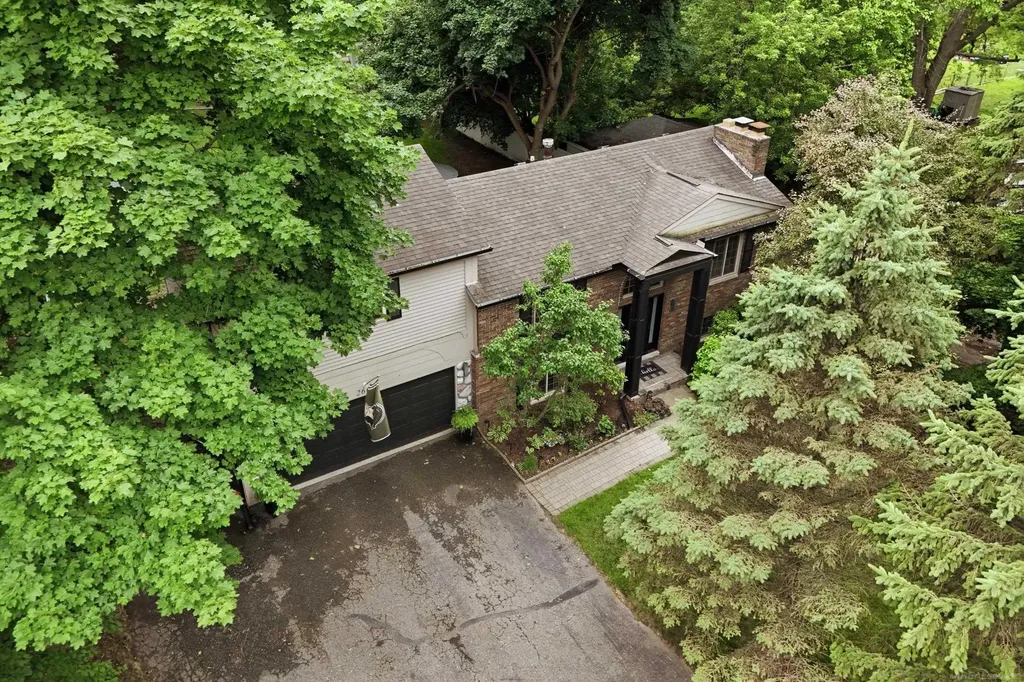 2661 W South Boulevard Troy City MI 48098