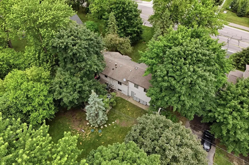 2661 W South Boulevard Troy City MI 48098
