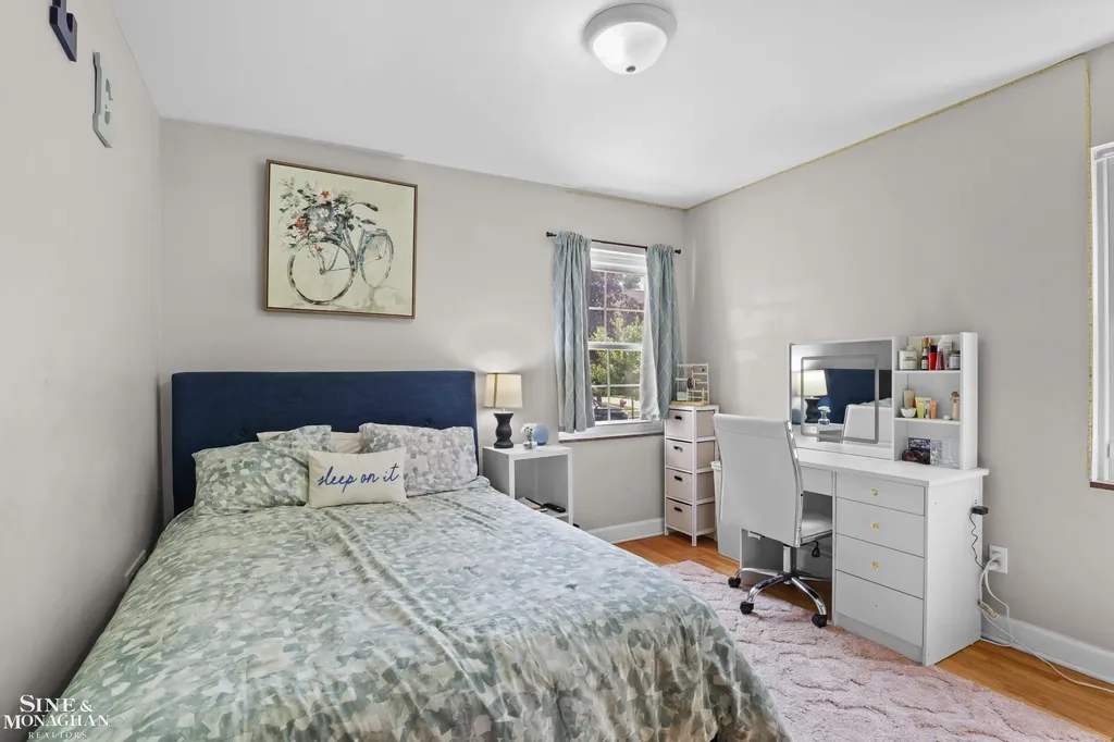475 Touraine Road Grosse Pointe Farms City MI 48236