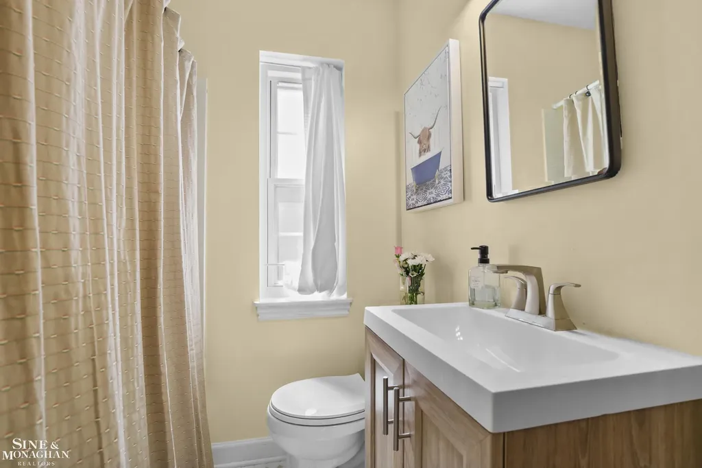 475 Touraine Road Grosse Pointe Farms City MI 48236