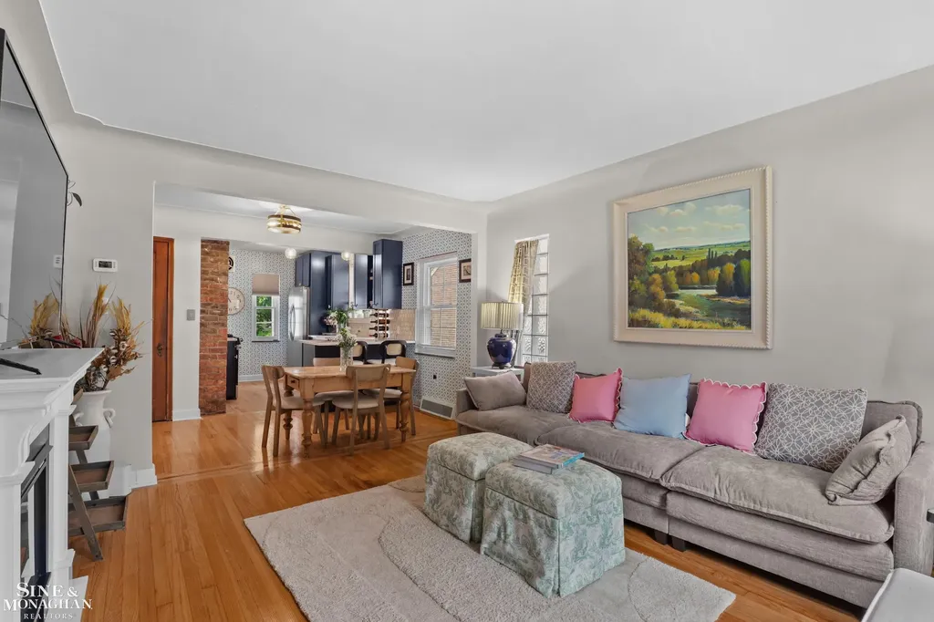 475 Touraine Road Grosse Pointe Farms City MI 48236