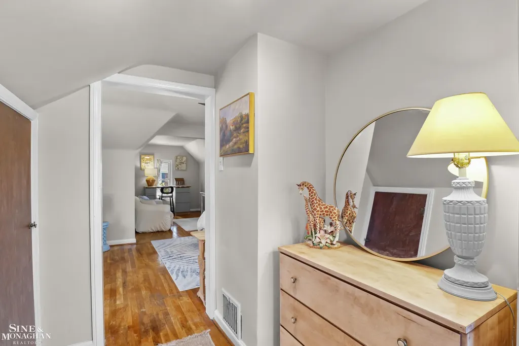 475 Touraine Road Grosse Pointe Farms City MI 48236
