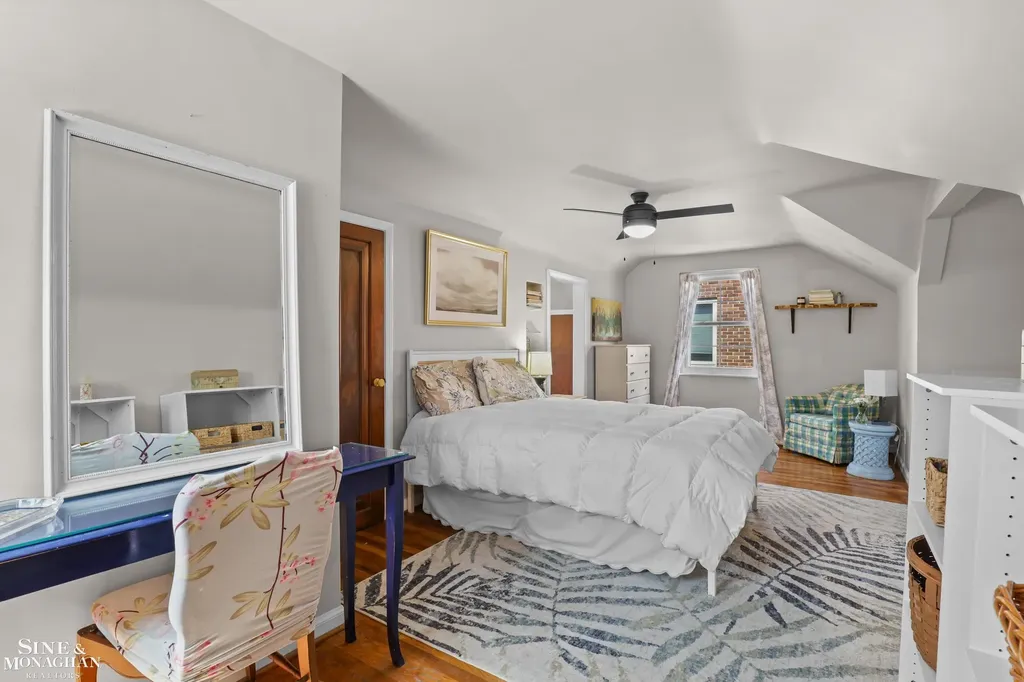 475 Touraine Road Grosse Pointe Farms City MI 48236