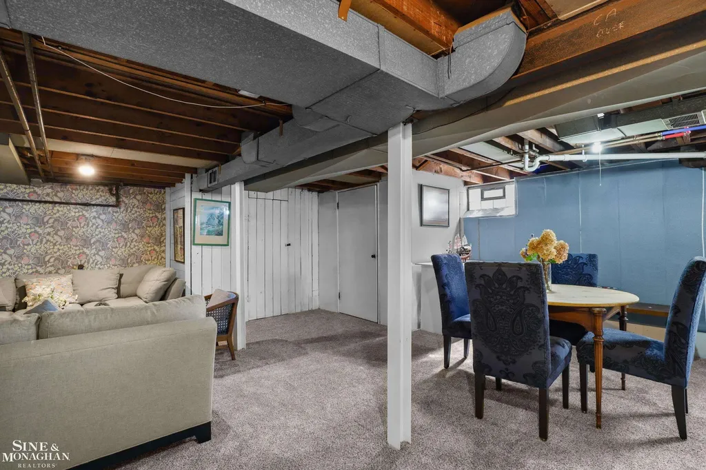 475 Touraine Road Grosse Pointe Farms City MI 48236