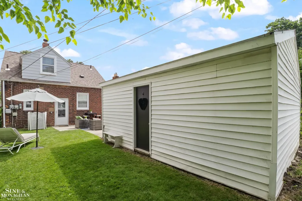 475 Touraine Road Grosse Pointe Farms City MI 48236