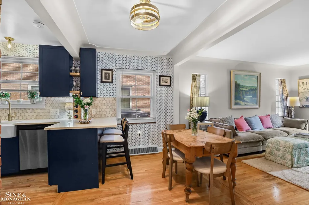475 Touraine Road Grosse Pointe Farms City MI 48236