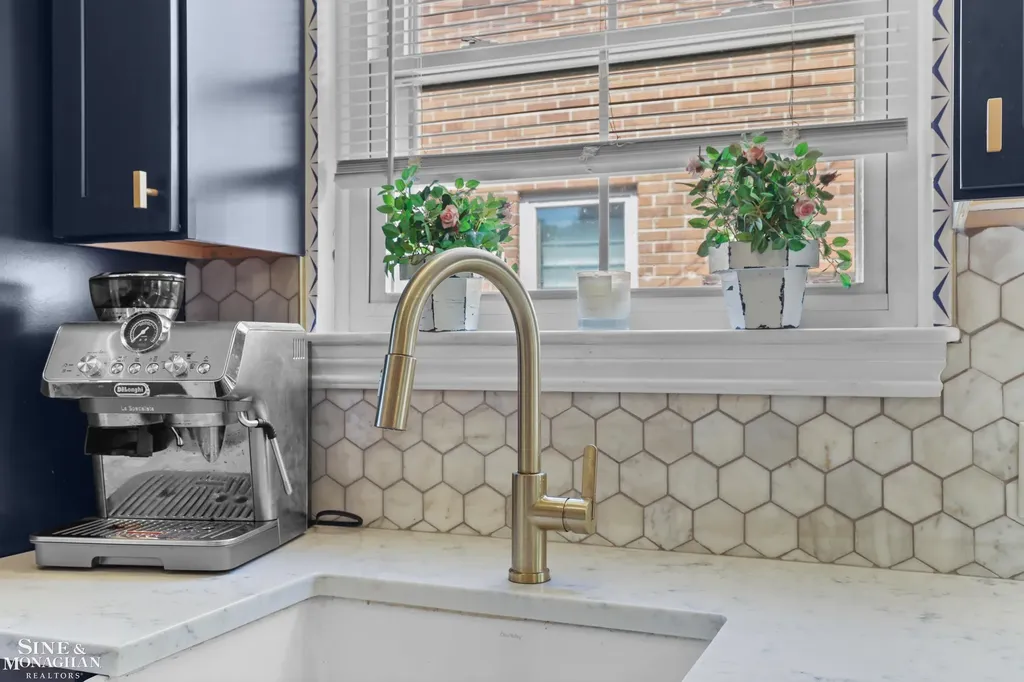 475 Touraine Road Grosse Pointe Farms City MI 48236