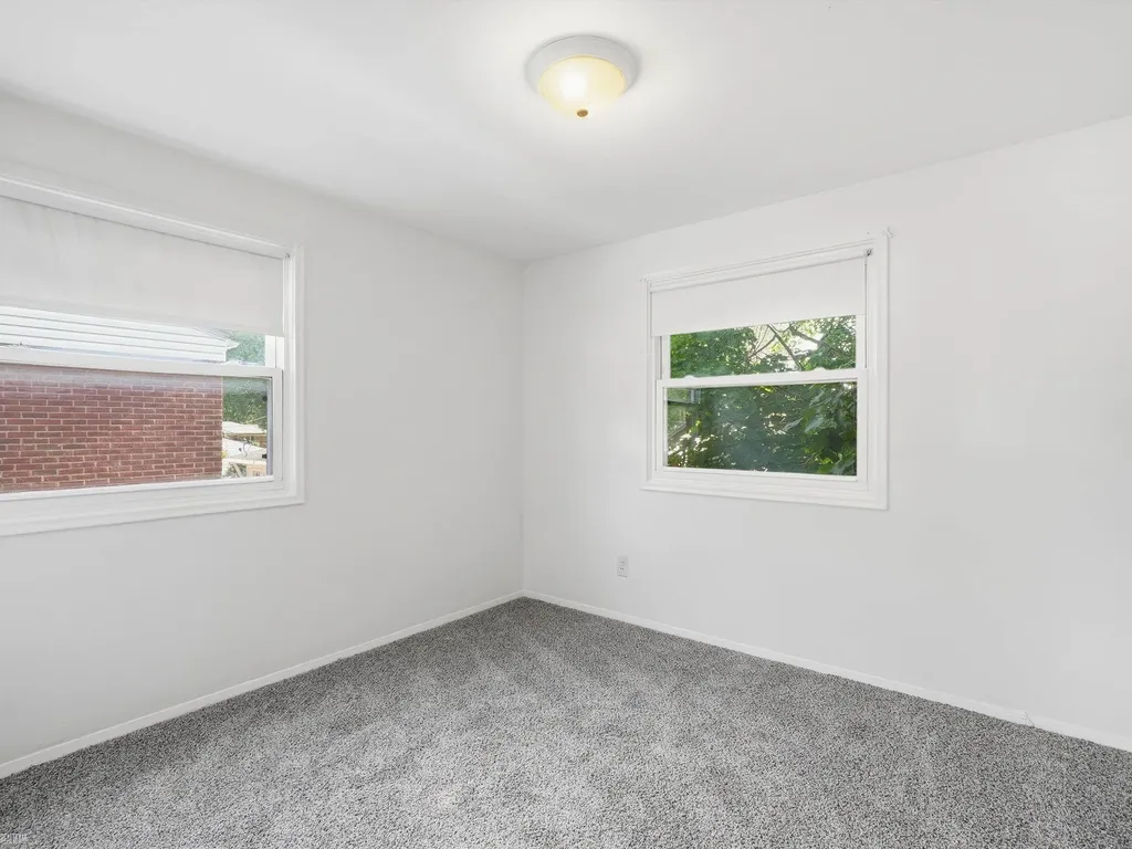 28678 Hales Street Madison Heights City MI 48071