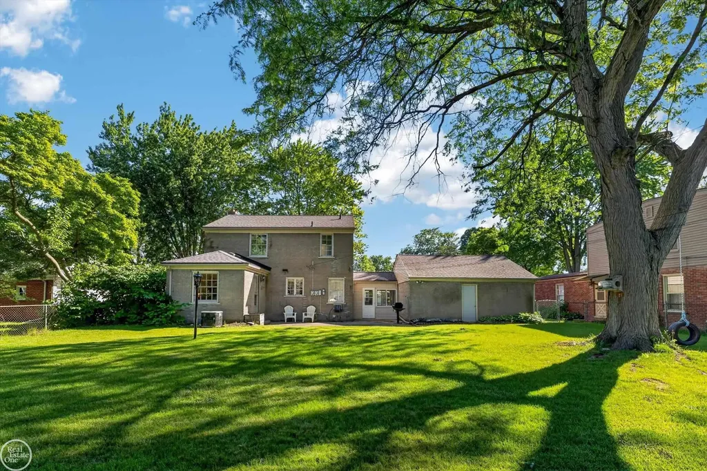 699 N Esplanade Street Mt. Clemens City MI 48043