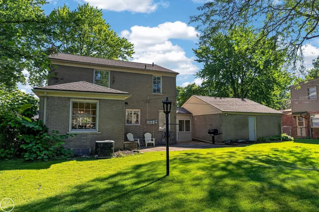699 N Esplanade Street Mt. Clemens City MI 48043