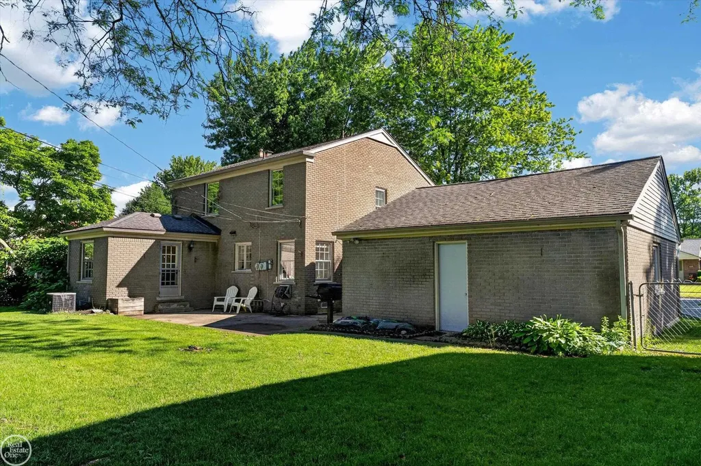 699 N Esplanade Street Mt. Clemens City MI 48043