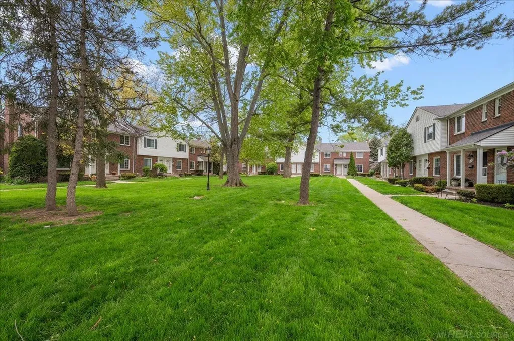22959 Gary Lane St. Clair Shores City MI 48080