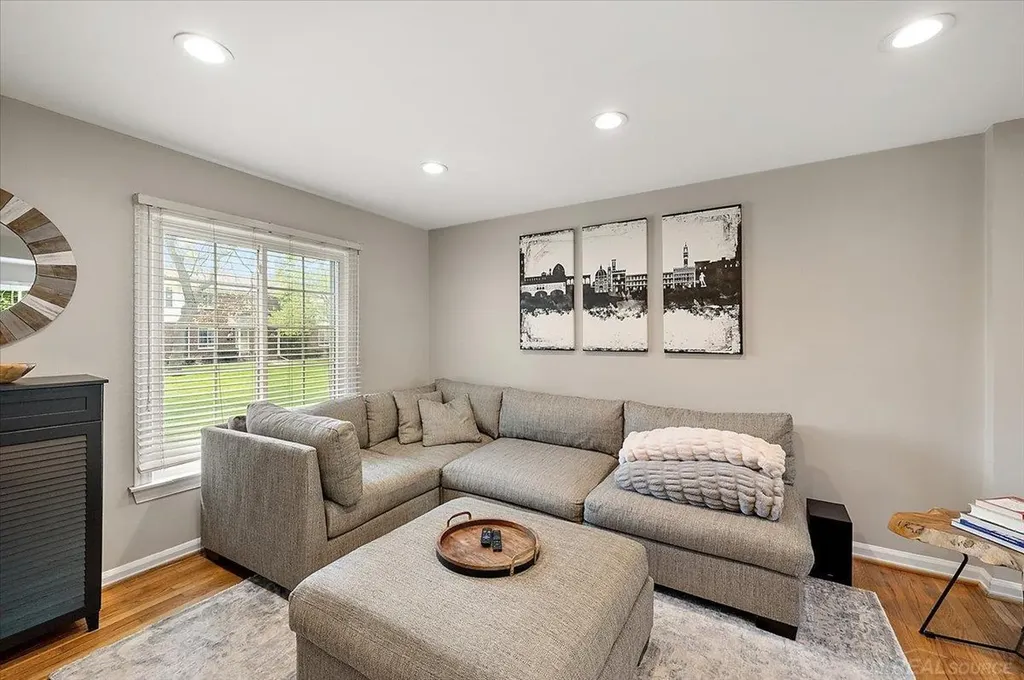22959 Gary Lane St. Clair Shores City MI 48080