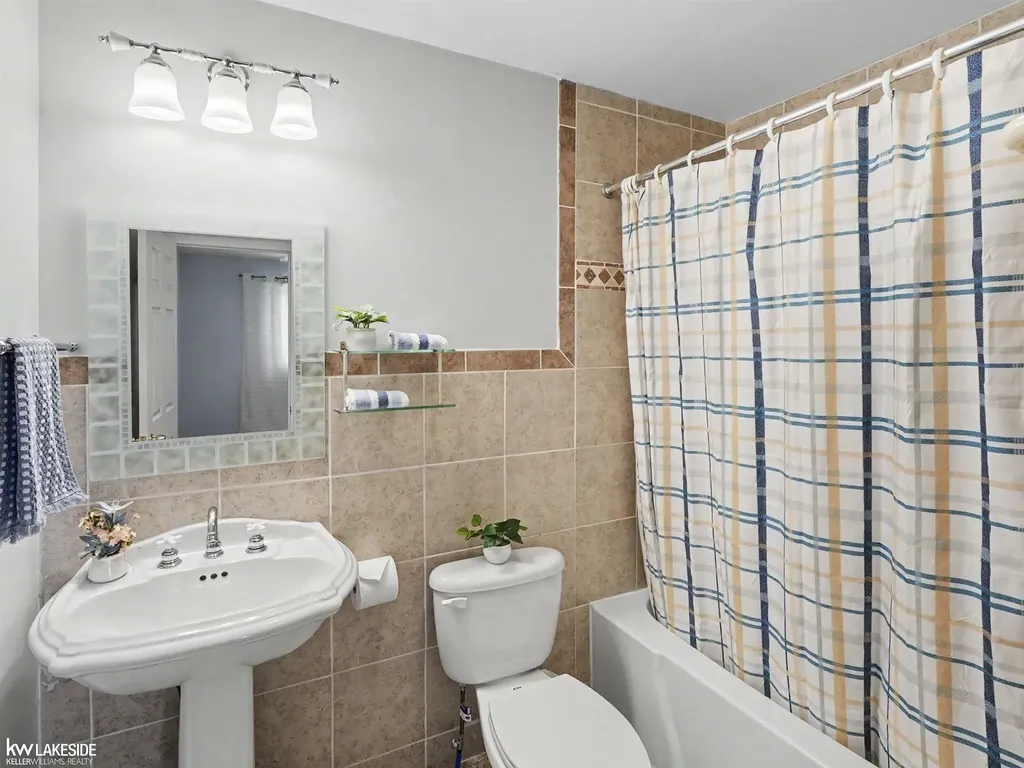2747 Southlawn Street Ypsilanti Charter Township MI 48197