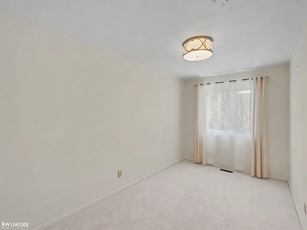 2747 Southlawn Street Ypsilanti Charter Township MI 48197