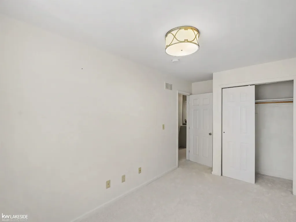 2747 Southlawn Street Ypsilanti Charter Township MI 48197