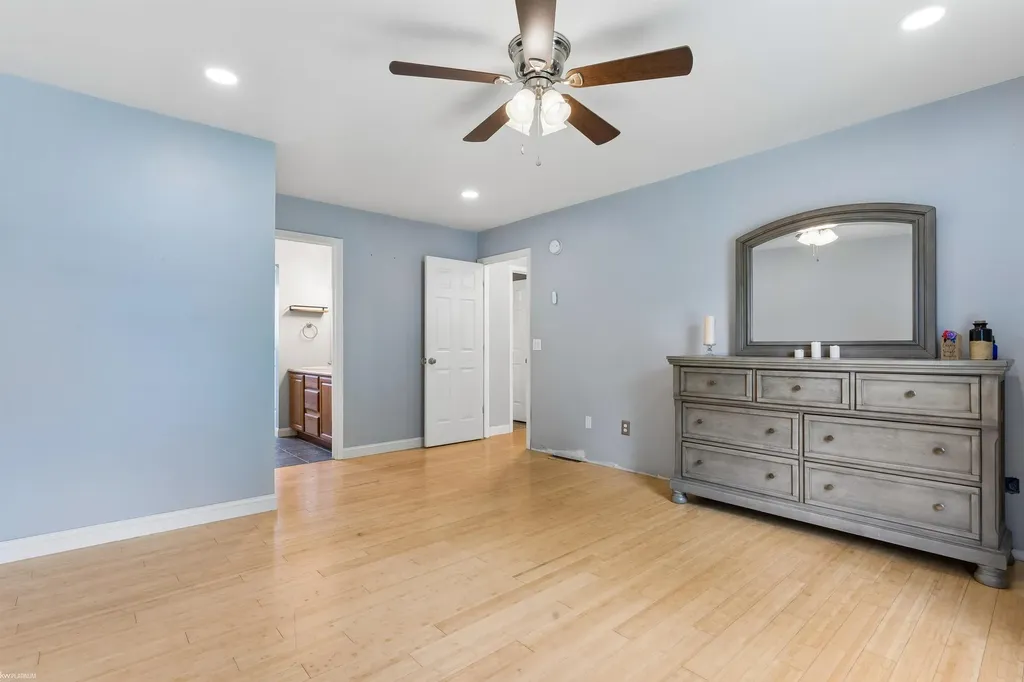 1816 S Woodland Drive Port Huron City MI 48060