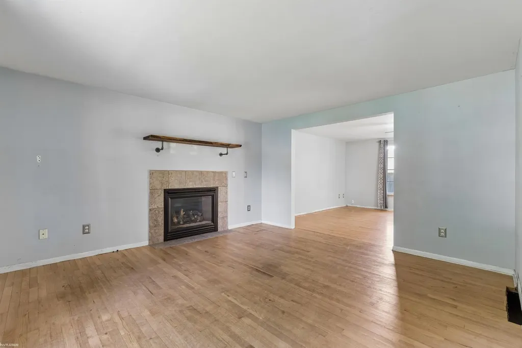 1816 S Woodland Drive Port Huron City MI 48060